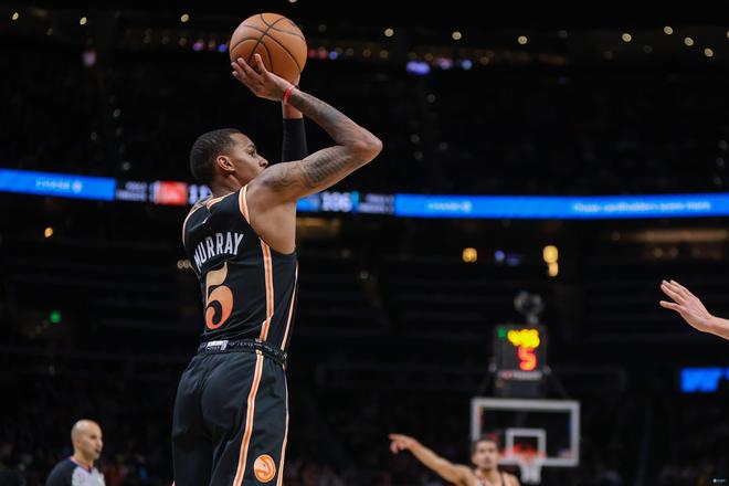 而黄蜂则在 而黄蜂则在