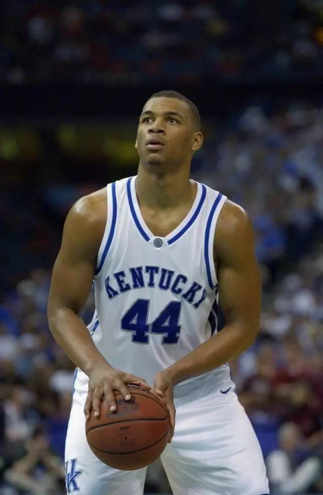 年轻球员在 年轻球员在